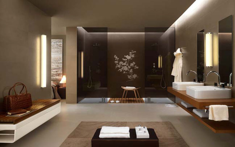 Nhà vệ sinh phía sau bàn thờ