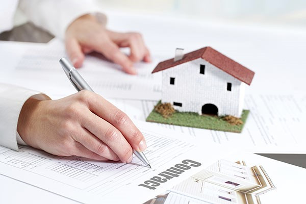 Hợp đồng mua bán nhà đất có cần công chứng không?