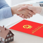 Quy trình và thủ tục mua bán nhà đất có sổ đỏ ra sao?