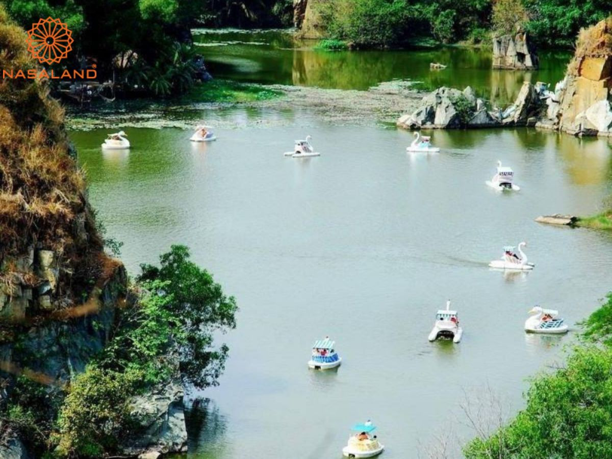 Sự kết hợp hài hòa giữa sông núi và nước