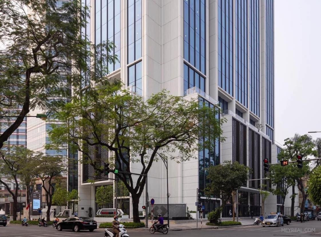 TechcomBank bán trụ sở cũ ở Vincom và chuyển trụ sở mới